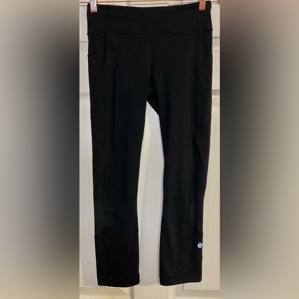 Lululemon Black Crop Leggings Women Size 4 Gym Yoga Pants EUC